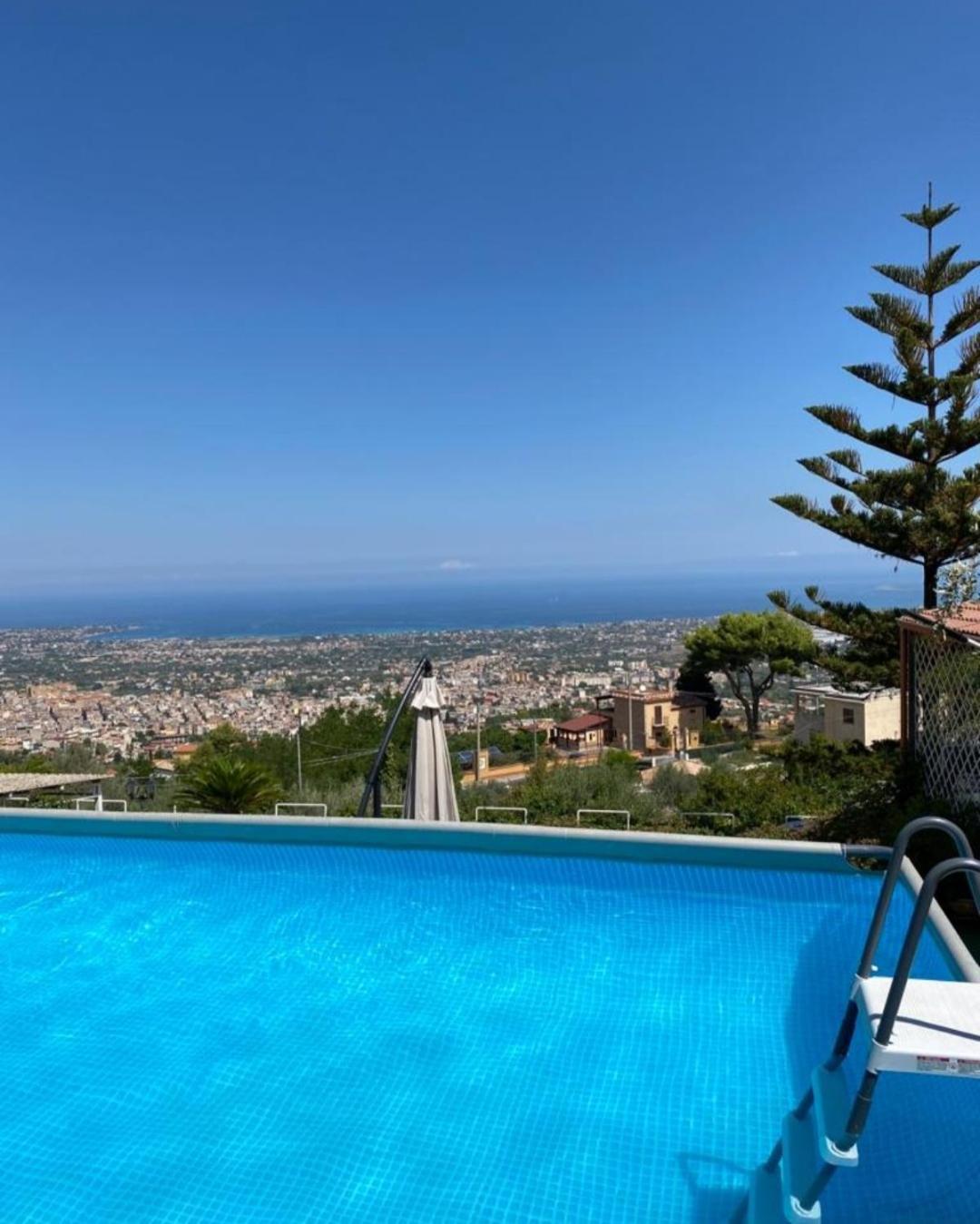 Lomarchi Holiday Home Carini Rum bild