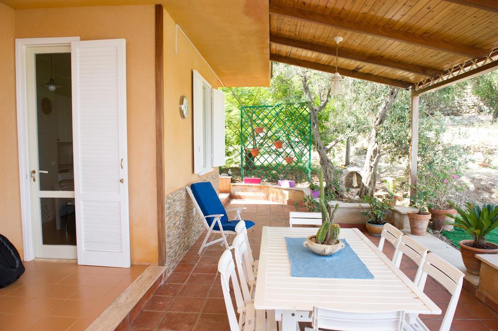 Lomarchi Holiday Home Carini Exteriör bild